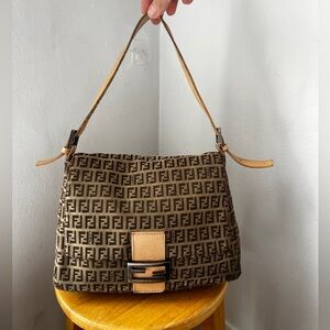 Fendi mamma Baguette Zucca Monogram FF Shoulder Bag Tan Beige Canvas Vintage